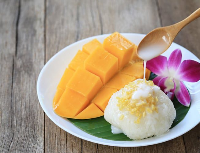 Đặc sản ẩm thực vòng quanh thế giới (P.18) – Xôi xoài Thái Lan: Món ăn dân dã nức tiếng của xứ sở Chùa Vàng